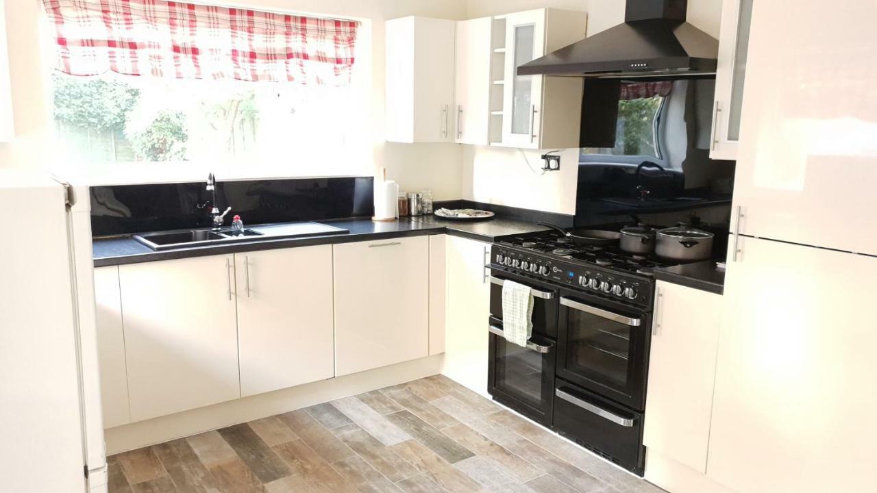 Grandeur Holiday Home, With Free Parking كْلانكتون أون سي المظهر الخارجي الصورة