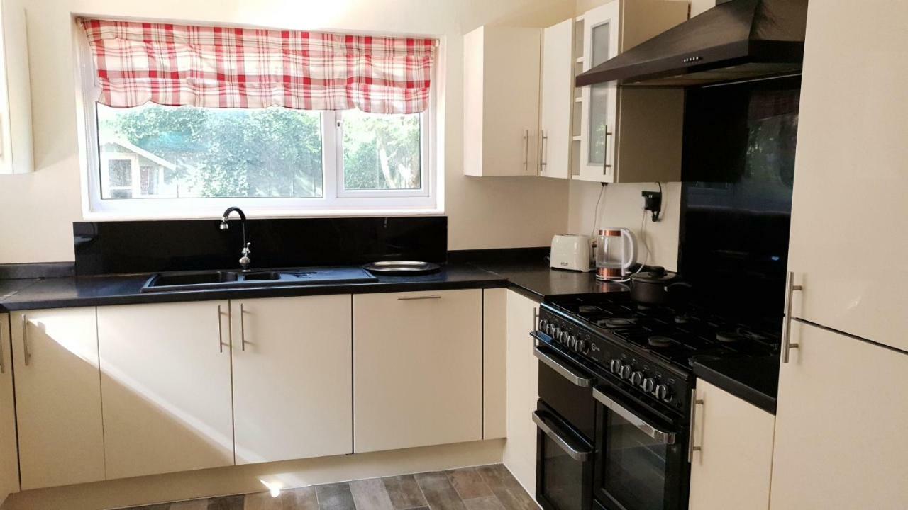 Grandeur Holiday Home, With Free Parking كْلانكتون أون سي المظهر الخارجي الصورة